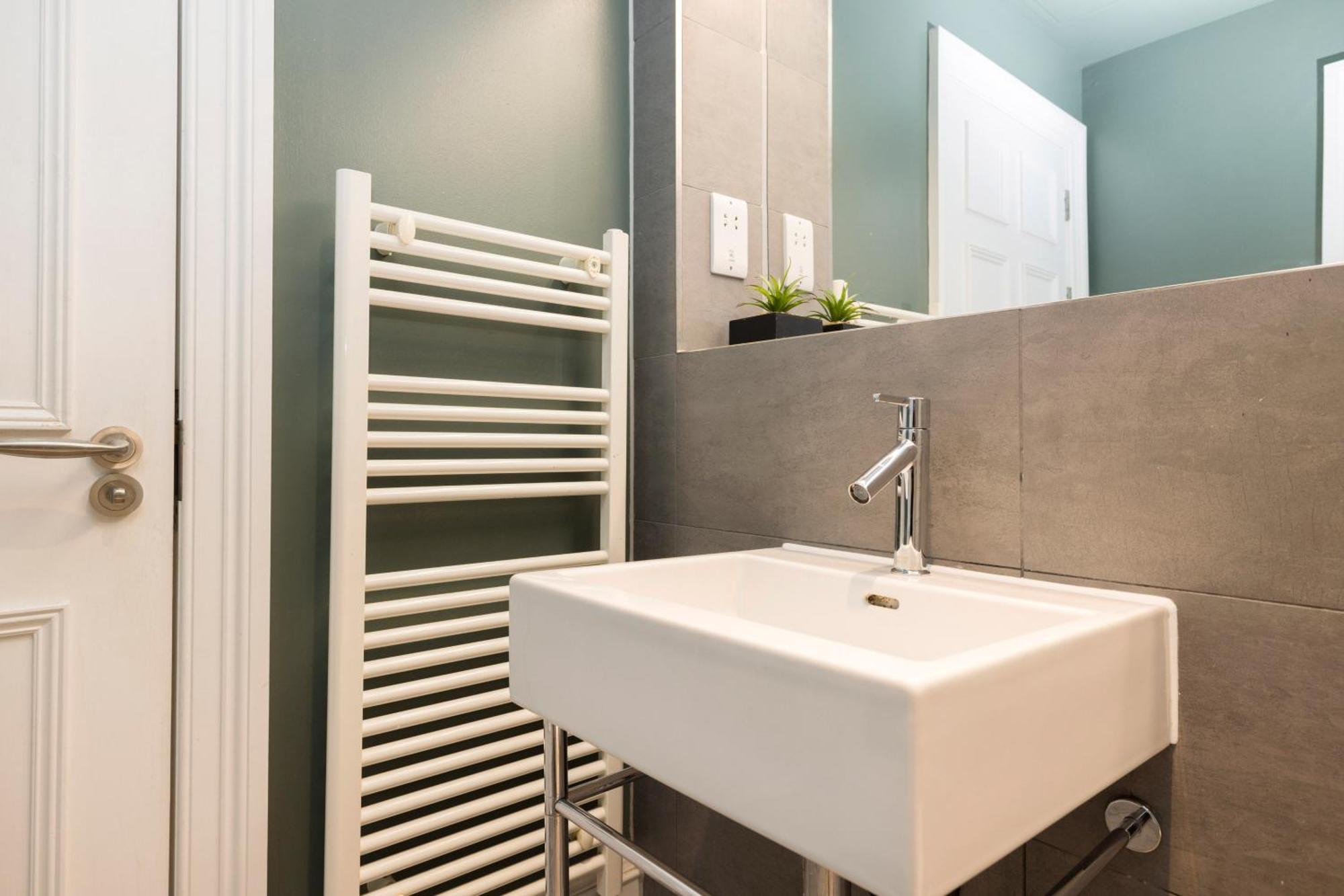 Appartement Joivy Spacious 2br Apt, Moments From West End
